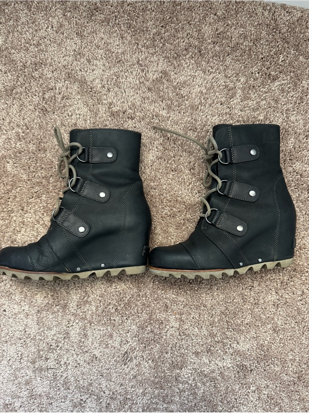 Sorel Joan of Arctic Wedge Boots Women’s US 6.5 Black Leather Lace-Up NL2173-010